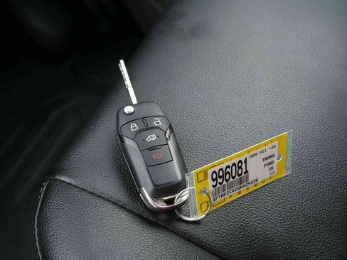 Used 2025 Ford Transit 250 148 Medium Roof Extended AWD image 29