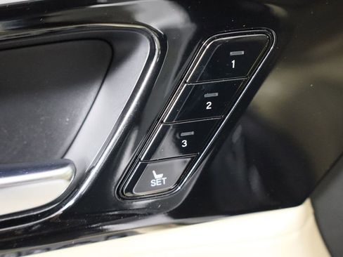 Used 2023 Acura MDX SH-AWD w/ Technology Package image 23