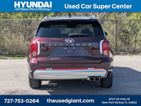 Used 2023 Hyundai Palisade Calligraphy image 4