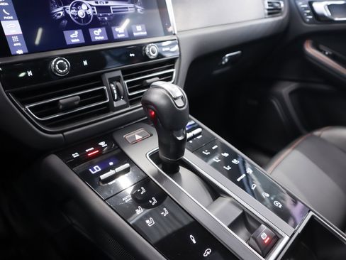 Certified 2022 Porsche Macan GTS AWD/4WD image 16