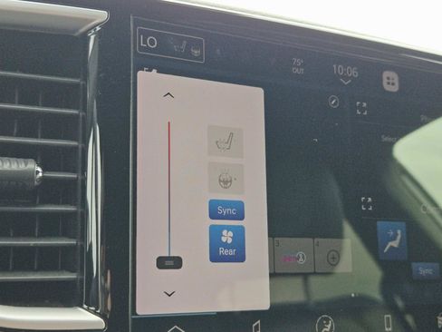Used 2026 Chrysler Pacifica Select FWD image 31