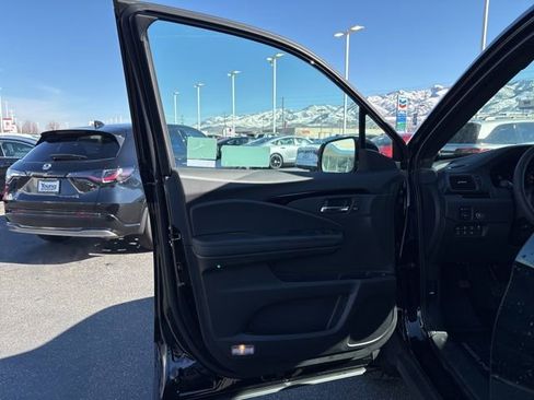 New 2026 Honda Ridgeline Black Edition image 10