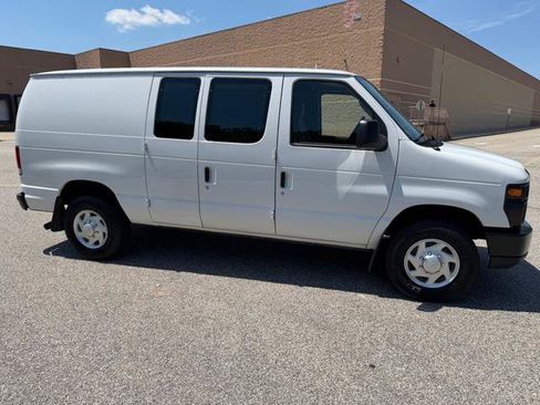 Used 2013 Ford E-250 and Econoline 250 w/ Commercial Cargo Van Pkg RWD image 34
