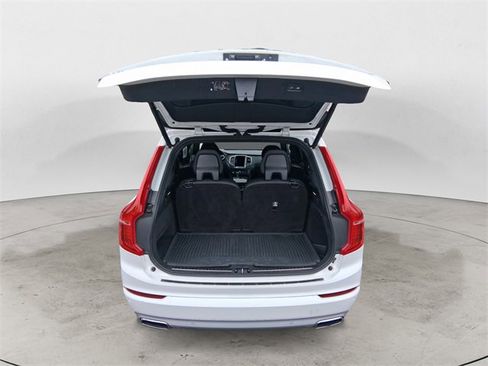 Used 2020 Volvo XC90 T6 Momentum w/ Protection Package Premier image 16