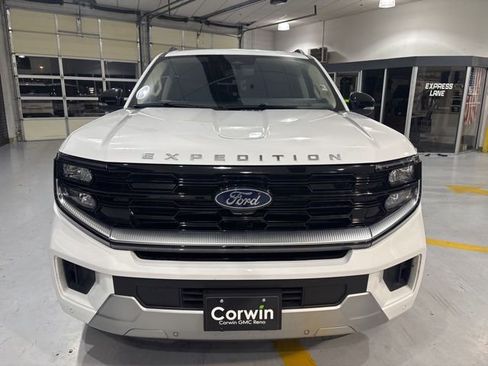 Used 2025 Ford Expedition Max Platinum AWD/4WD image 3