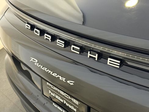 Used 2025 Porsche Panamera 4 image 25