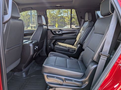 Certified 2022 GMC Yukon SLT w/ SLT Luxury Package AWD/4WD image 21