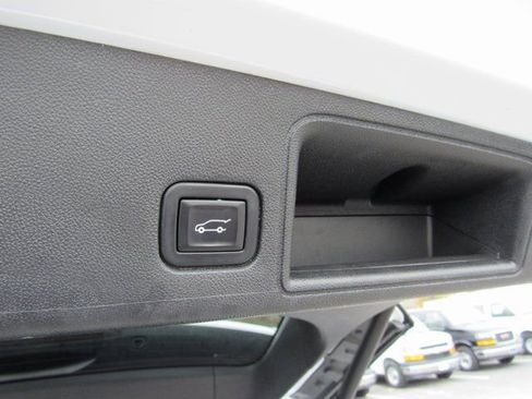 Certified 2020 GMC Terrain SLT w/ Preferred Package image 28