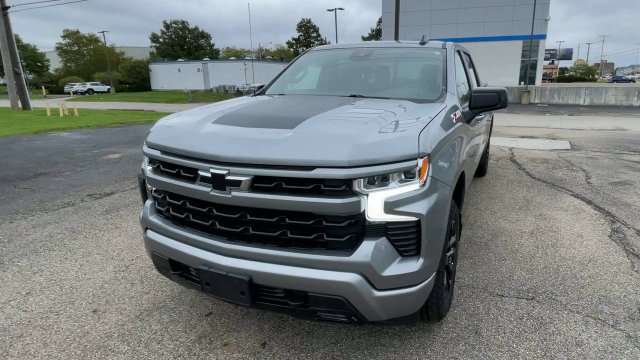 Used 2024 Chevrolet Silverado 1500 RST w/ Z71 Off-Road Package AWD/4WD image 5