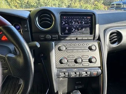 Used 2014 Nissan GT-R Black Edition image 29