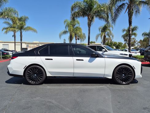 Used 2024 BMW 760i xDrive w/ Executive Package AWD/4WD image 11