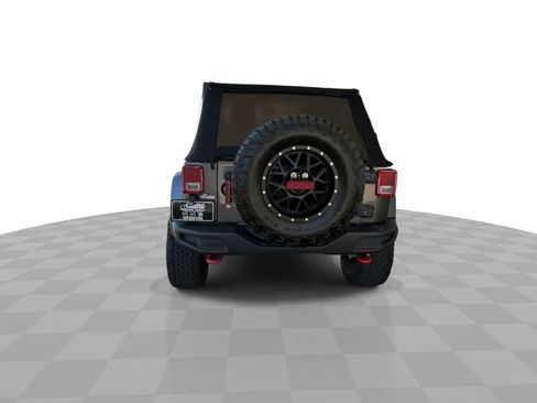 Used 2017 Jeep Wrangler Unlimited Rubicon AWD/4WD image 7