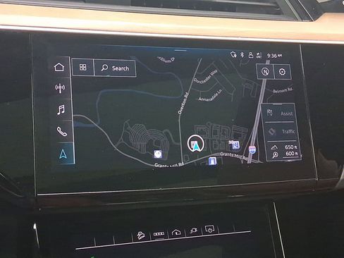 Used 2024 Audi Q8 e-tron Premium Plus w/ Premium Plus Package image 20