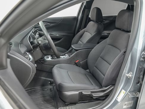 Used 2023 Chevrolet Malibu LS FWD image 17