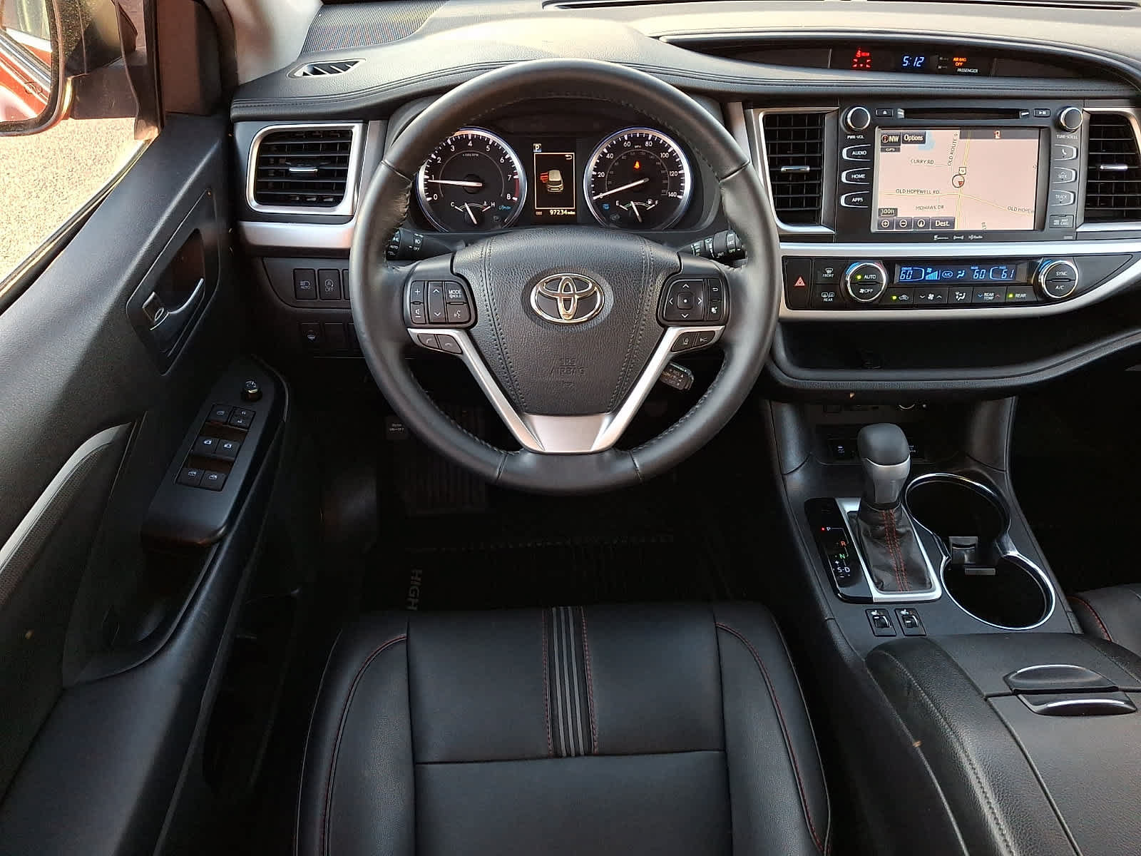 Used 2019 Toyota Highlander SE AWD/4WD image 15