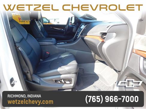 Certified 2020 Cadillac Escalade ESV Premium Luxury AWD/4WD image 19