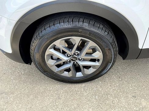 Used 2023 Kia Telluride LX image 14