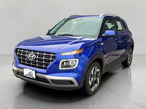 Used 2023 Hyundai Venue Limited image 10