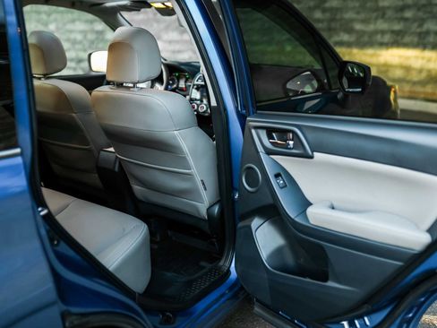 Used 2017 Subaru Forester 2.5i Limited image 17