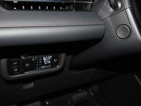 New 2026 Lincoln Nautilus Reserve w/ Jet Appearance Package image 8