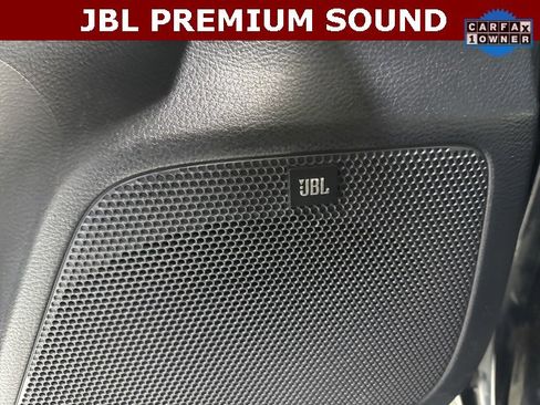 Used 2019 Toyota Tacoma Limited image 3