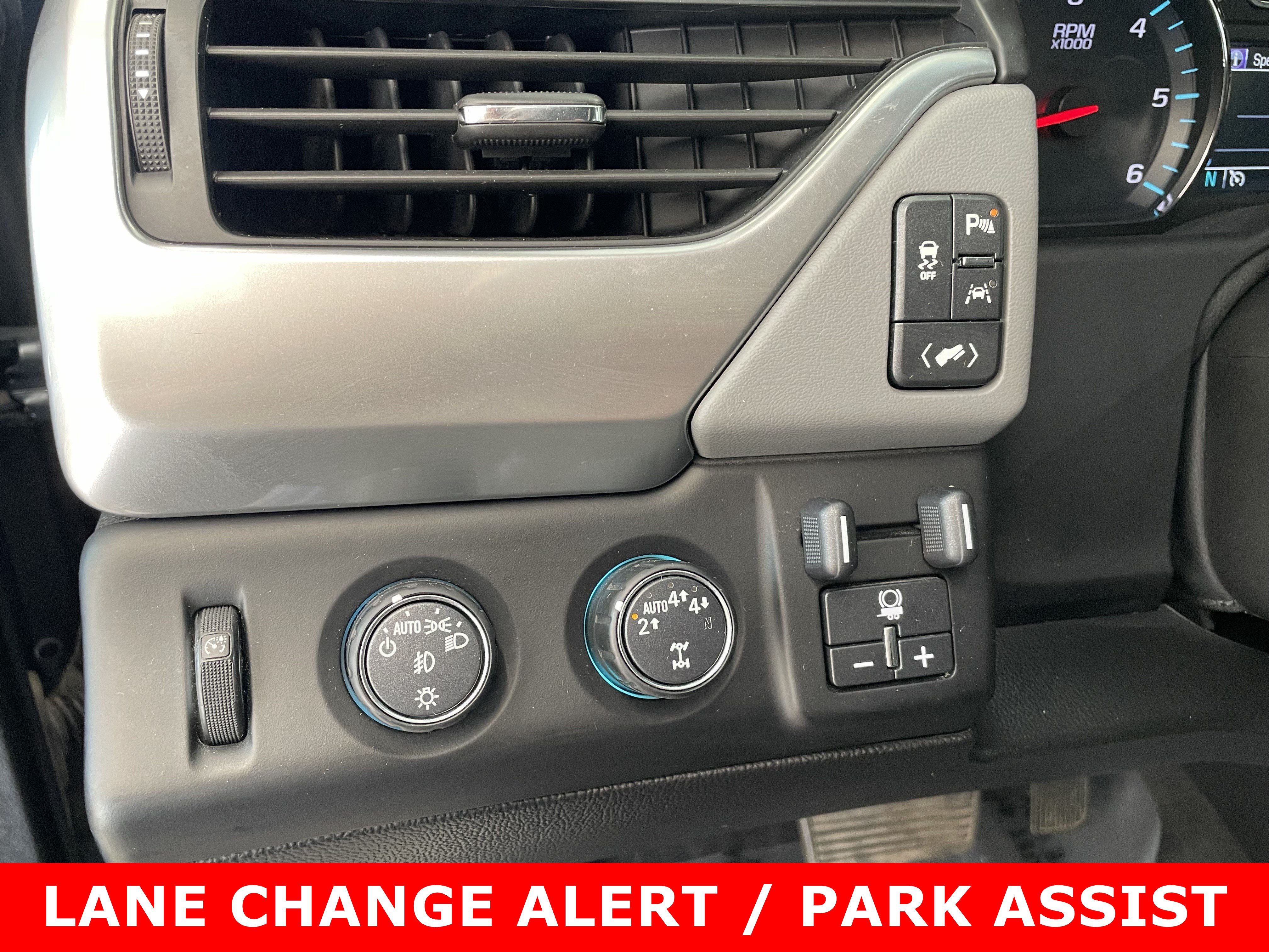 Used 2020 Chevrolet Tahoe LT w/ Luxury Package AWD/4WD image 29