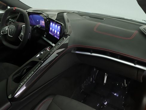 Used 2022 Chevrolet Corvette Stingray Premium Cpe w/ Z51 Performance Package RWD image 19