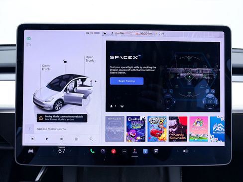 Used 2022 Tesla Model Y Long Range image 6