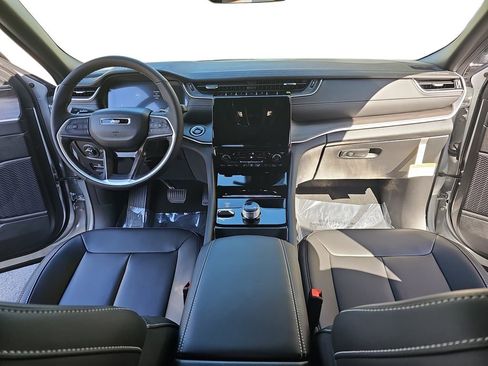 New 2025 Jeep Grand Cherokee L Limited w/ Trailer Tow Package image 9