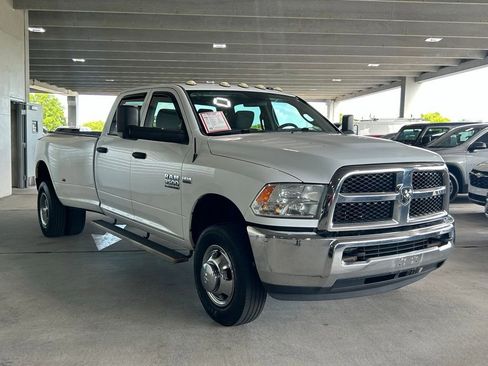 Used 2018 RAM 3500 Tradesman w/ Chrome Appearance Group image 2