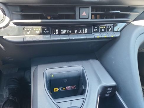 Used 2023 Toyota Crown AWD/4WD image 12
