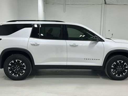 Used 2024 Chevrolet Traverse Z71 image 7