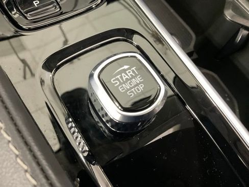 Used 2025 Volvo XC90 B6 Ultra w/ Protection Package image 17