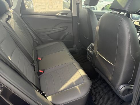 Certified 2026 Volkswagen Taos SE AWD/4WD image 34