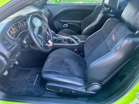Used 2015 Dodge Challenger R/T Scat Pack w/ Leather Interior Group image 13