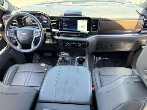 Used 2025 Chevrolet Silverado 1500 High Country AWD/4WD image 16