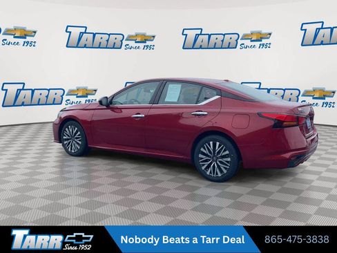 Used 2024 Nissan Altima 2.5 SV FWD image 6