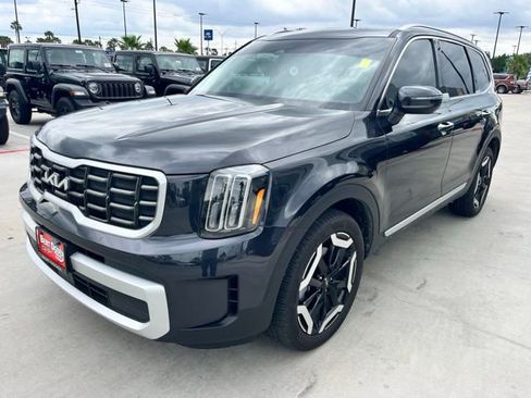 Used 2025 Kia Telluride S FWD image 3