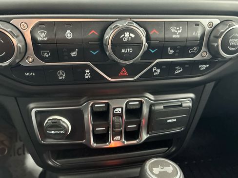 Used 2021 Jeep Wrangler Unlimited Sahara image 21