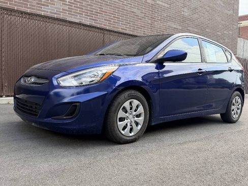 Used 2017 Hyundai Accent SE FWD image 2