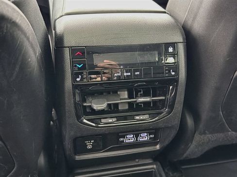 Used 2023 Jeep Grand Cherokee L Limited AWD/4WD image 26