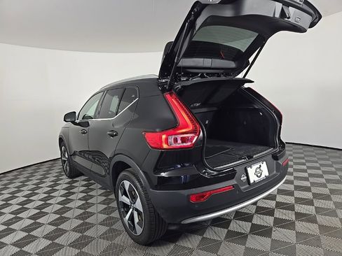 Certified 2024 Volvo XC40 B5 Plus w/ Climate Package image 9