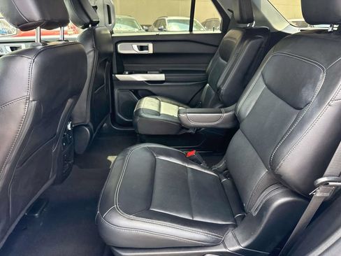 Used 2023 Ford Explorer Limited AWD/4WD image 12