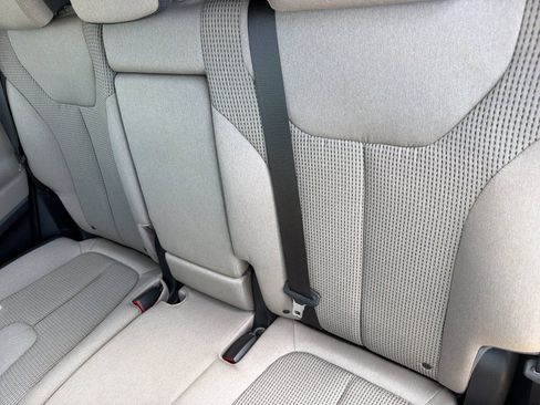 Used 2023 Hyundai Santa Fe SE FWD image 19