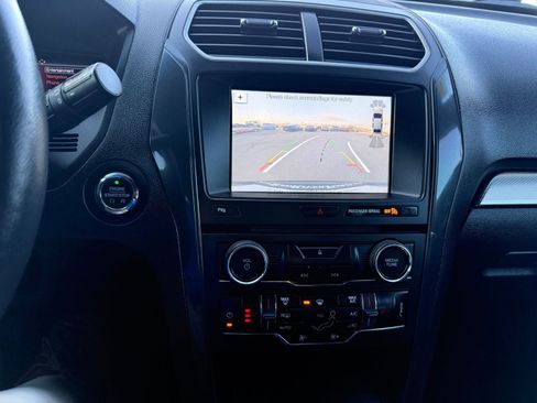 Used 2018 Ford Explorer XLT w/ Equipment Group 202A image 16