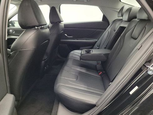 Used 2025 Hyundai Elantra Limited FWD image 18