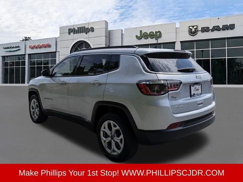 Certified 2025 Jeep Compass Latitude AWD/4WD image 5