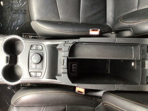 Used 2020 GMC Terrain SLT w/ Preferred Package AWD/4WD image 32