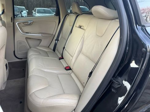 Used 2010 Volvo XC60 3.2 AWD/4WD image 14