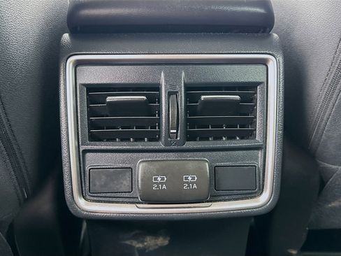 Used 2021 Subaru Forester Premium image 17